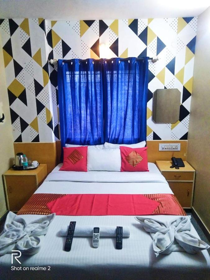 Oyo 75854 Hotel Harsha Residency Бангалор Екстериор снимка
