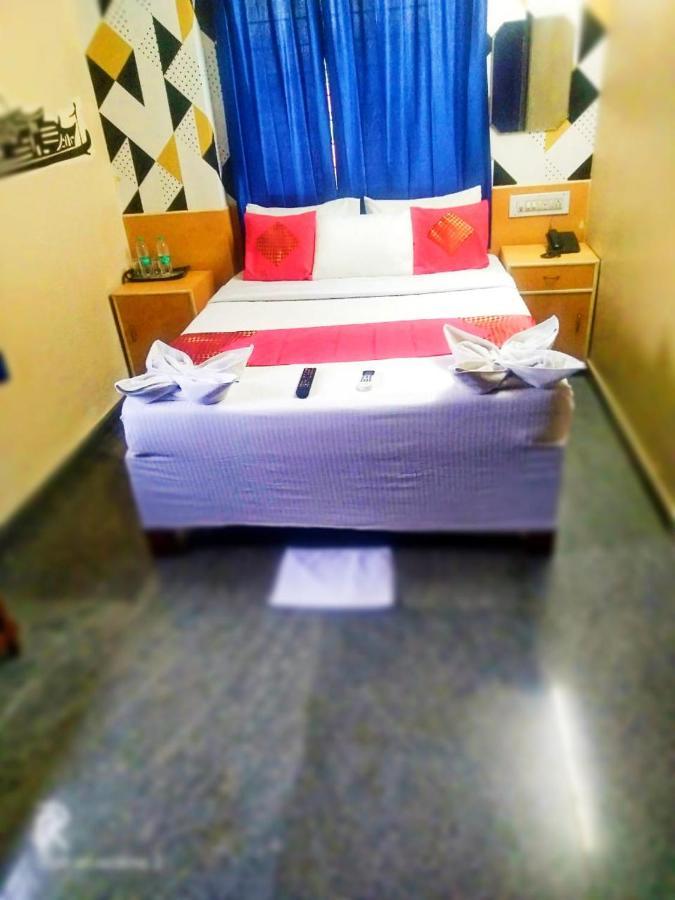 Oyo 75854 Hotel Harsha Residency Бангалор Екстериор снимка
